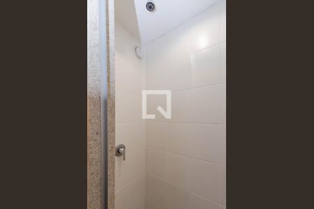 Banheiro de kitnet/studio à venda com 1 quarto, 20m² em Santa Efigênia, Belo Horizonte