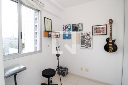 Quarto de apartamento à venda com 2 quartos, 75m² em Lourdes, Belo Horizonte