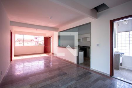 Sala de casa de condomínio à venda com 3 quartos, 200m² em Santana, Niterói