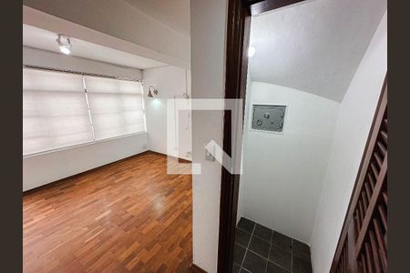 Sala de casa para alugar com 2 quartos, 350m² em Vila Ipojuca, São Paulo