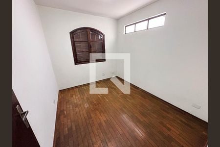 Quarto 2 de casa para alugar com 2 quartos, 350m² em Vila Ipojuca, São Paulo