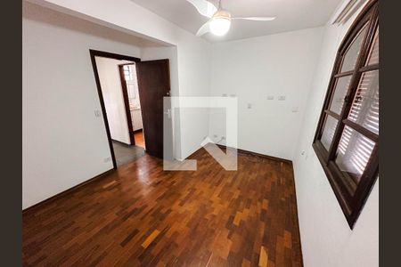 Quarto 1 de casa para alugar com 2 quartos, 350m² em Vila Ipojuca, São Paulo