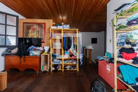 Casa à venda com 265m², 3 quartos e 4 vagas Casa à venda com 265m², 3 quartos e 4 vagasQuarto 2