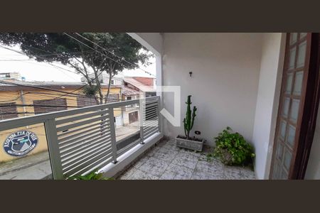Sacada de casa à venda com 3 quartos, 180m² em Veloso, Osasco