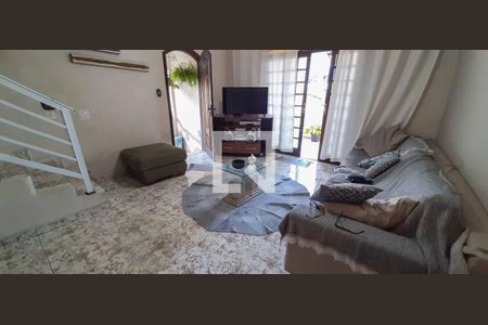 Sala de casa à venda com 3 quartos, 180m² em Veloso, Osasco