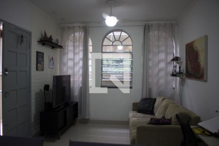 Sala de casa à venda com 2 quartos, 115m² em Parque Assunção, Taboão da Serra