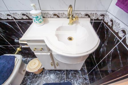 Casa à venda com 350m², 7 quartos e 4 vagas Casa à venda com 350m², 7 quartos e 4 vagasBanheiro 2 (Casa 2)