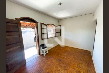 Sala de casa à venda com 3 quartos, 320m² em Araguaia, Belo Horizonte