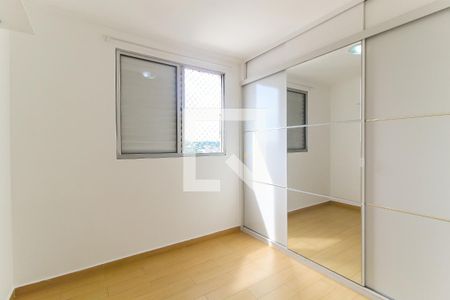 Quarto 1 de apartamento para alugar com 2 quartos, 48m² em Vila Carmosina, São Paulo