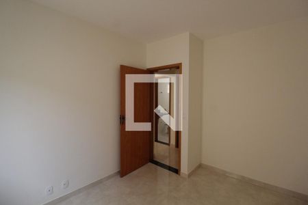 Quarto 1 de apartamento para alugar com 2 quartos, 50m² em Jardim Inconfidência, Uberlândia