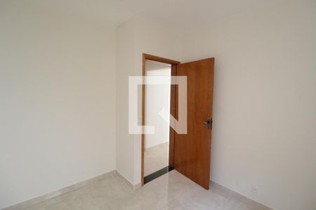 Quarto 2 de apartamento para alugar com 2 quartos, 50m² em Jardim Inconfidência, Uberlândia