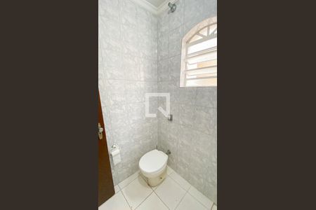 Lavabo de casa para alugar com 3 quartos, 187m² em Vila Mazzei, Santo André