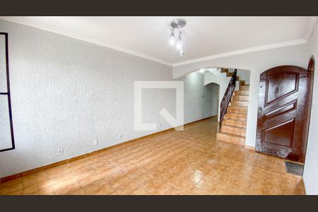 Sala de casa para alugar com 3 quartos, 187m² em Vila Mazzei, Santo André