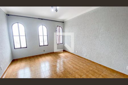 Sala de casa para alugar com 3 quartos, 187m² em Vila Mazzei, Santo André