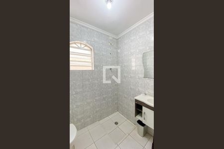 Lavabo de casa para alugar com 3 quartos, 187m² em Vila Mazzei, Santo André