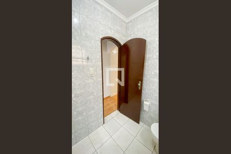 Lavabo de casa para alugar com 3 quartos, 187m² em Vila Mazzei, Santo André