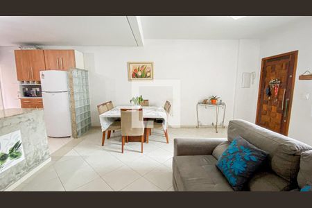 Sala de casa de condomínio à venda com 3 quartos, 150m² em Parque Sao Vicente, Santo André