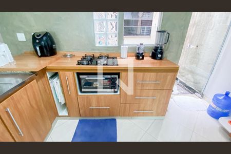 Cozinha  de casa de condomínio à venda com 3 quartos, 150m² em Parque Sao Vicente, Santo André
