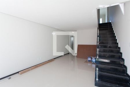 Sala de casa à venda com 3 quartos, 101m² em Planalto, Belo Horizonte