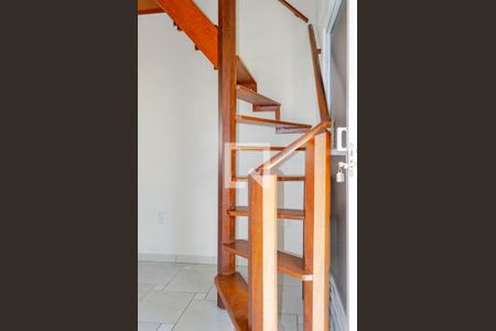 Acesso Mezanino de apartamento para alugar com 3 quartos, 80m² em Lagoa da Conceição, Florianópolis