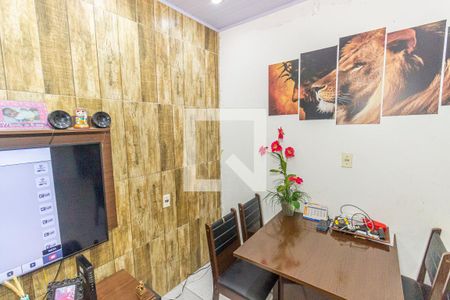 Sala de casa para alugar com 3 quartos, 75m² em Marechal Hermes, Rio de Janeiro