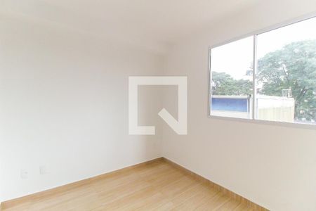 Quarto 2 de apartamento para alugar com 2 quartos, 44m² em Guaianazes, São Paulo
