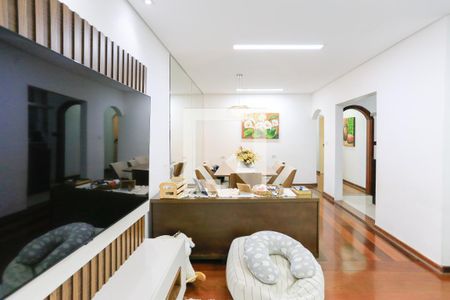 Sala de casa à venda com 3 quartos, 187m² em Cidade São Francisco, São Paulo