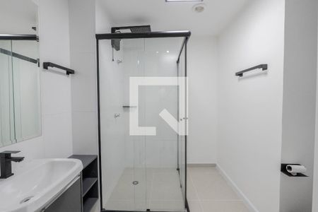 Banheiro de kitnet/studio para alugar com 1 quarto, 25m² em Paraíso, São Paulo