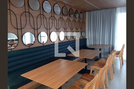 Apartamento à venda com 66m², 2 quartos e 1 vaga Apartamento à venda com 66m², 2 quartos e 1 vagaSky Bar