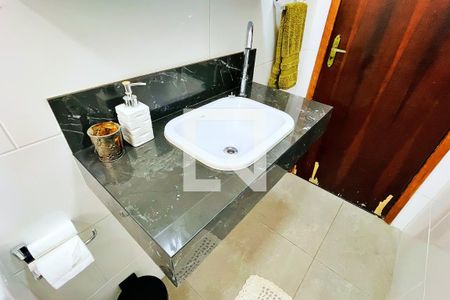 Apartamento à venda com 61m², 2 quartos e 1 vaga Apartamento à venda com 61m², 2 quartos e 1 vagaBanheiro