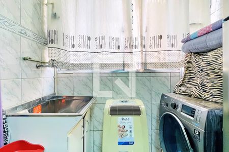 Apartamento à venda com 61m², 2 quartos e 1 vaga Apartamento à venda com 61m², 2 quartos e 1 vagaÁrea de Serviço