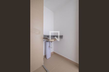 Banheiro de kitnet/studio para alugar com 1 quarto, 25m² em Pinheiros, São Paulo