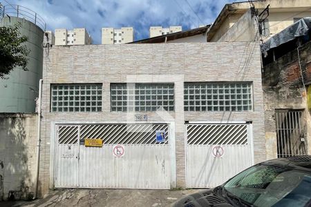 Casa à venda com 146m², 3 quartos e 3 vagas Casa à venda com 146m², 3 quartos e 3 vagasFachada