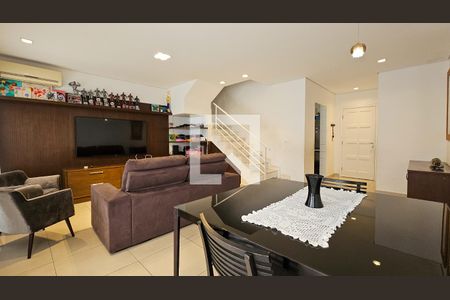 Sala de casa de condomínio à venda com 3 quartos, 155m² em Vila Sofia, São Paulo