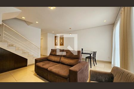 Sala de casa de condomínio à venda com 3 quartos, 155m² em Vila Sofia, São Paulo