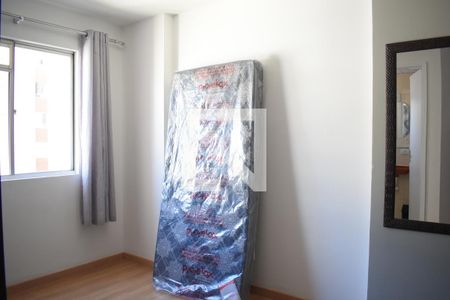 Quarto de kitnet/studio para alugar com 1 quarto, 28m² em Cristo Rei, Curitiba