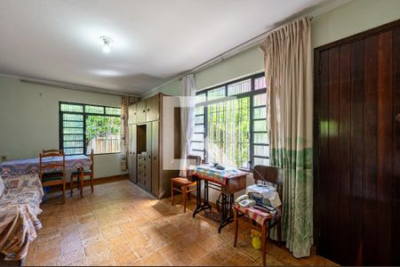 Sala de casa à venda com 3 quartos, 250m² em Vila Fachini, São Paulo