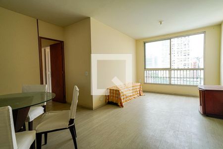 Sala de apartamento à venda com 2 quartos, 82m² em Icaraí, Niterói