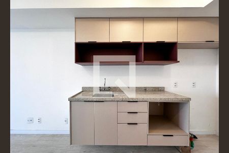 Cozinha de kitnet/studio para alugar com 0 quarto, 33m² em Vila Cordeiro, São Paulo