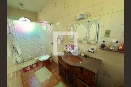 Banheiro da Suíte de casa à venda com 3 quartos, 270m² em Eldorado, Contagem