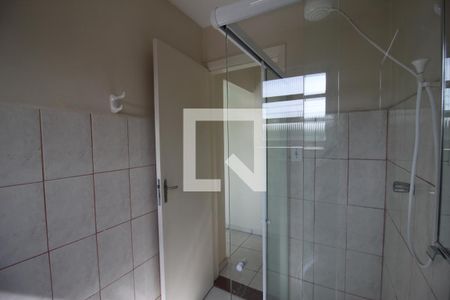 Banheiro de casa para alugar com 2 quartos, 70m² em Jardim São Luís, São Paulo