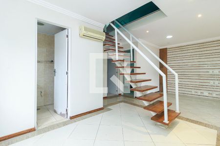 Sala de casa de condomínio para alugar com 2 quartos, 100m² em Jardim Santa Efigenia, São Paulo