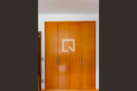 Quarto 1 de apartamento para alugar com 4 quartos, 150m² em Lourdes, Belo Horizonte