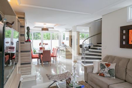 Sala de casa à venda com 3 quartos, 260m² em Pedra Redonda, Porto Alegre