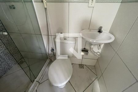 Banheiro de casa para alugar com 1 quarto, 21m² em Vila Rosário, Duque de Caxias