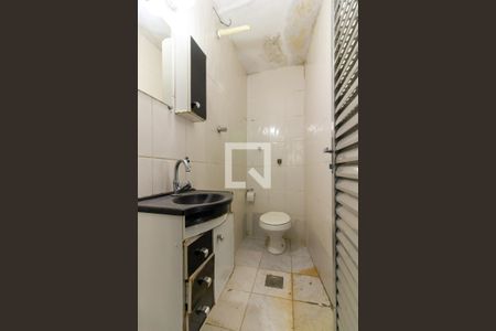 Banheiro de casa à venda com 1 quarto, 140m² em Vila Ipojuca, São Paulo