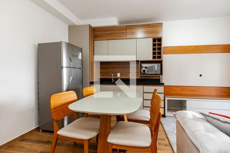 Sala/ Cozinha de apartamento para alugar com 1 quarto, 36m² em Jardim das Acácias, São Paulo