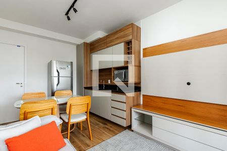 Sala/ Cozinha de apartamento para alugar com 1 quarto, 36m² em Jardim das Acácias, São Paulo