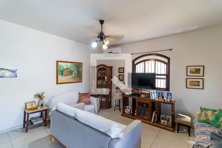 Sala de casa à venda com 3 quartos, 360m² em Largo da Batalha, Niterói