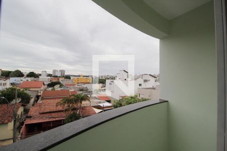 Sacada de apartamento para alugar com 1 quarto, 42m² em Tibery, Uberlândia